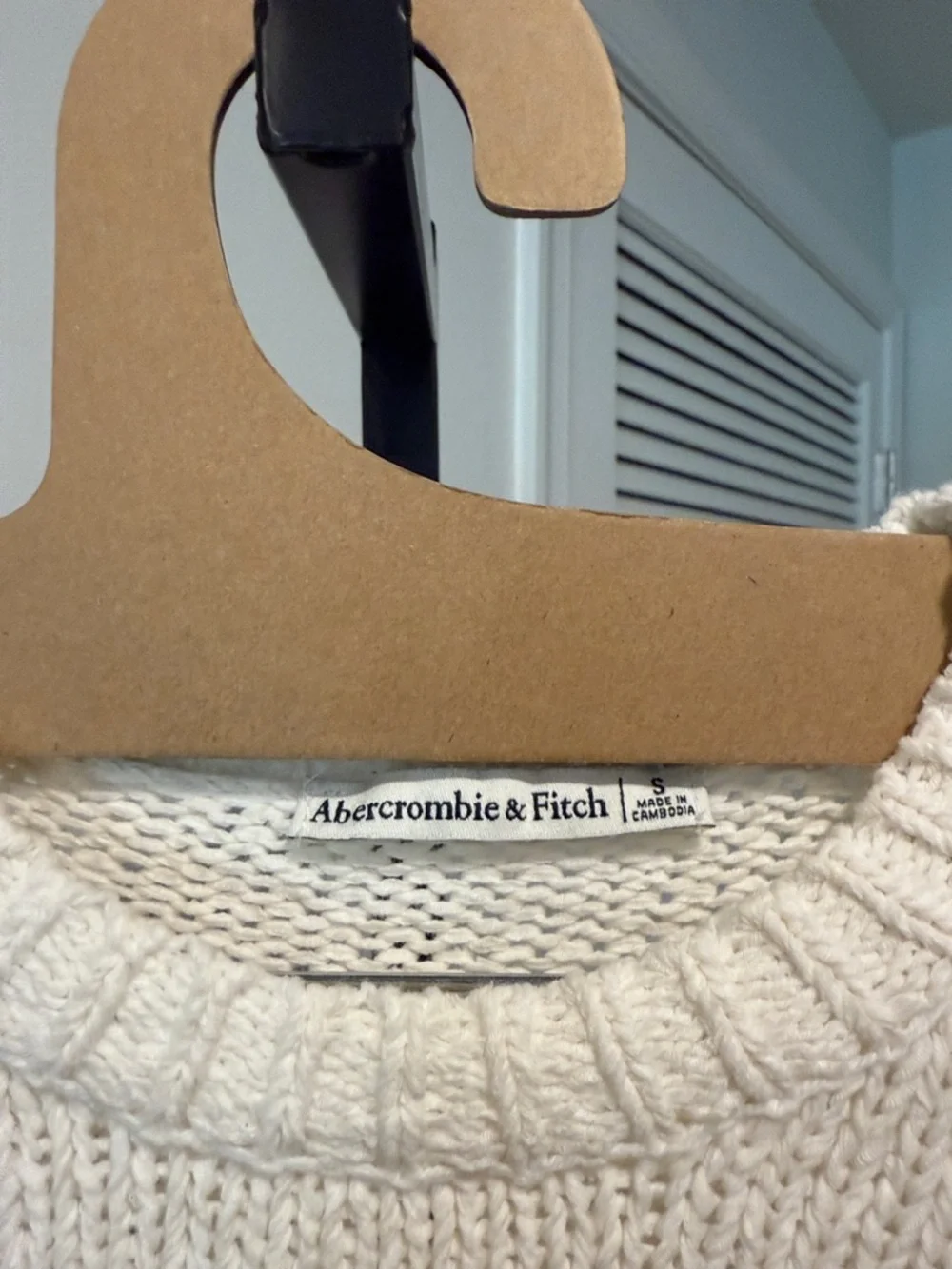 Abercrombie & Fitch Cream Knit Pullover Sweater - Picture 2 of 6
